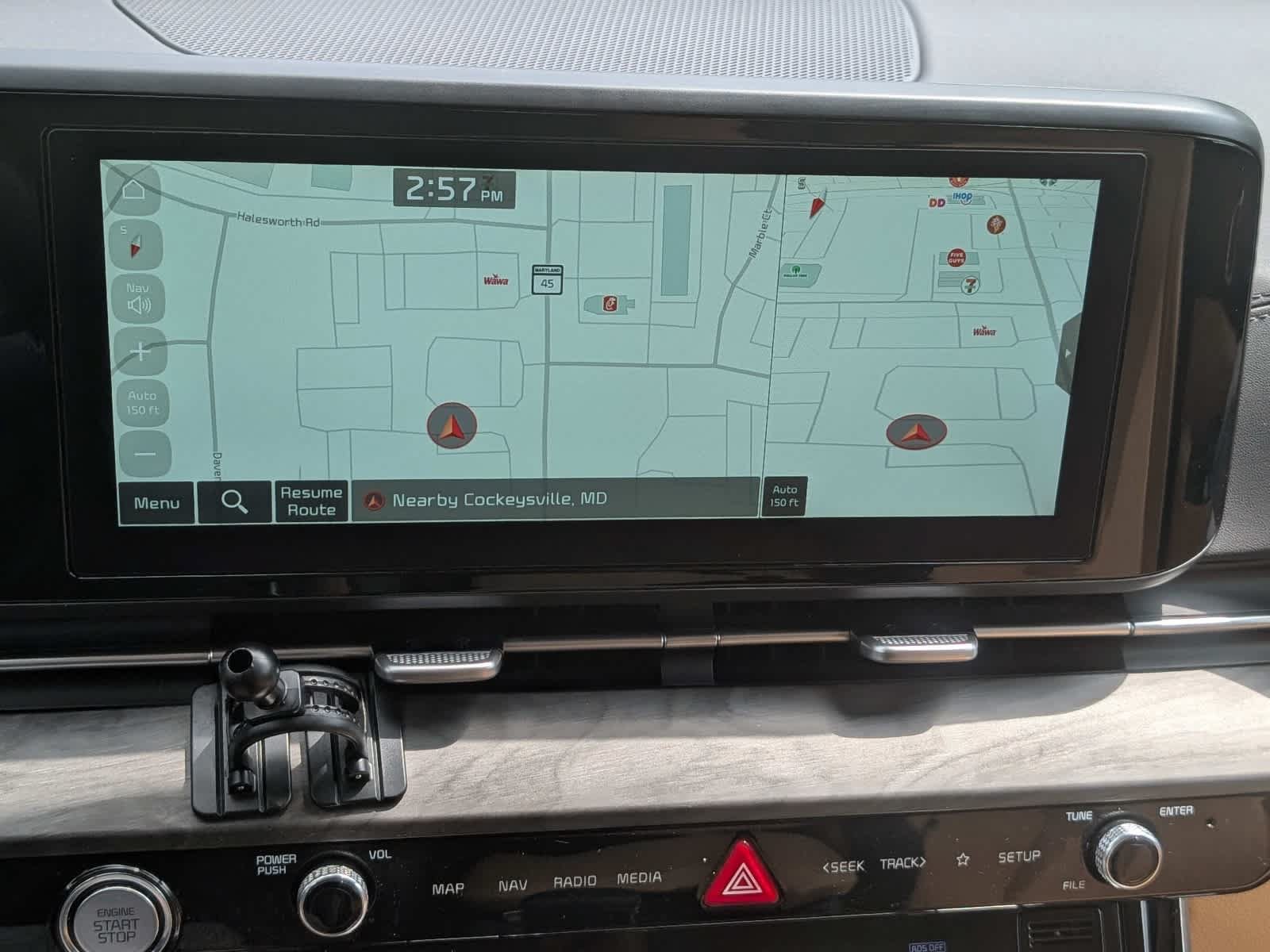 Used 2024 Kia Carnival EX FWD image 29
