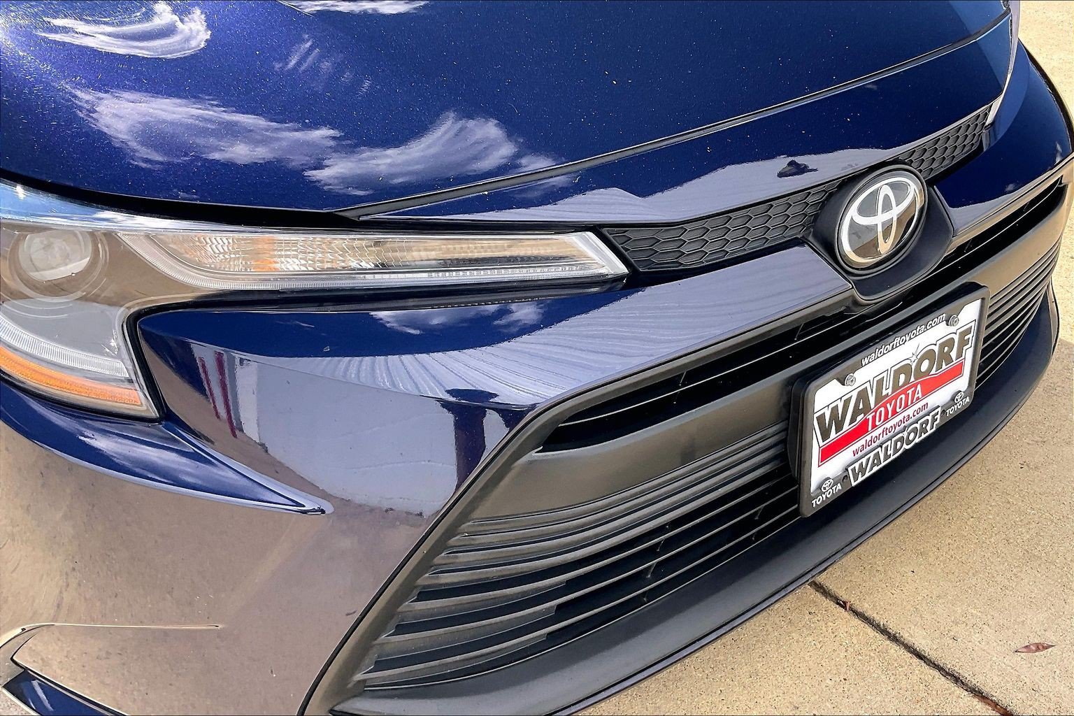 Used 2025 Toyota Corolla LE FWD image 34
