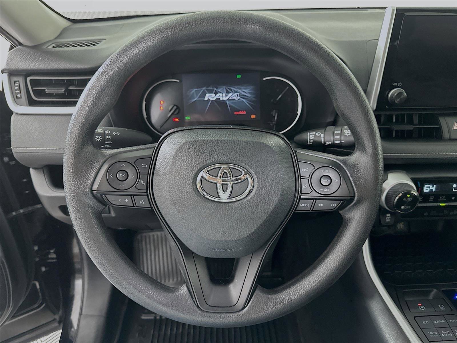 Used 2025 Toyota RAV4 XLE image 17