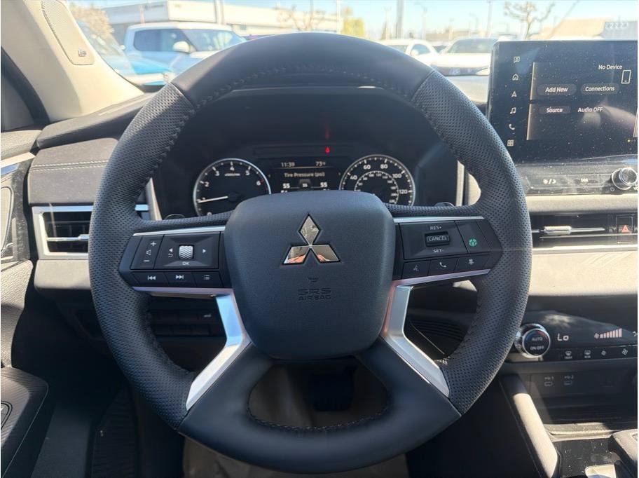 New 2026 Mitsubishi Outlander SE FWD image 17
