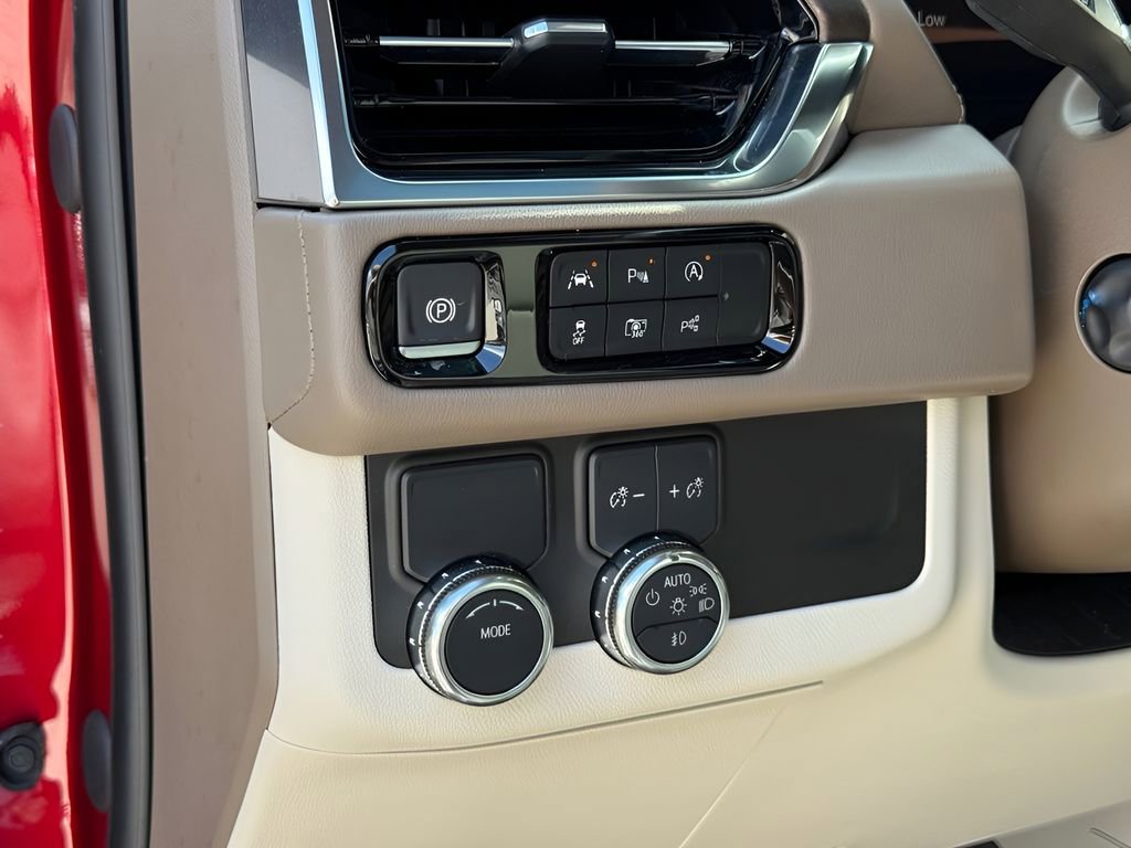 Used 2025 GMC Yukon Denali w/ Sun & Power Step Package RWD image 14