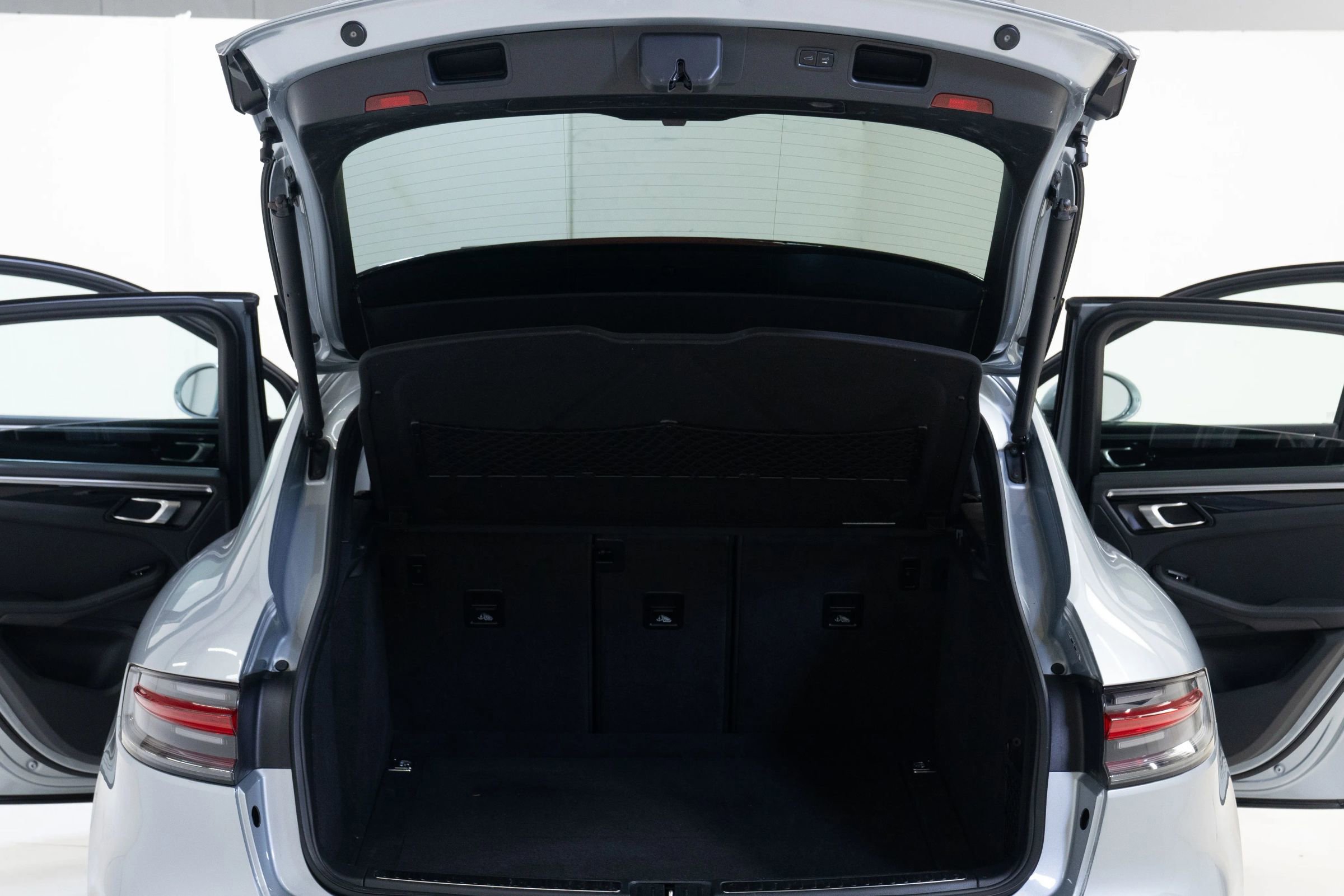 Used 2020 Porsche Macan S image 41