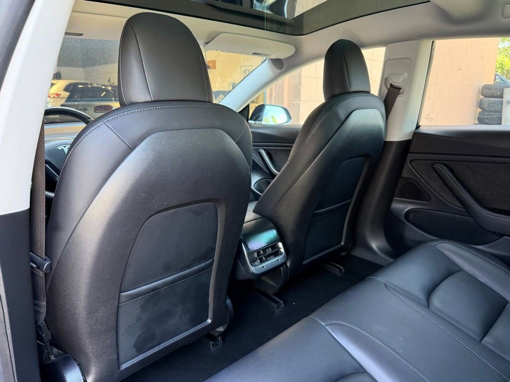 Used 2018 Tesla Model 3 Long Range RWD image 15