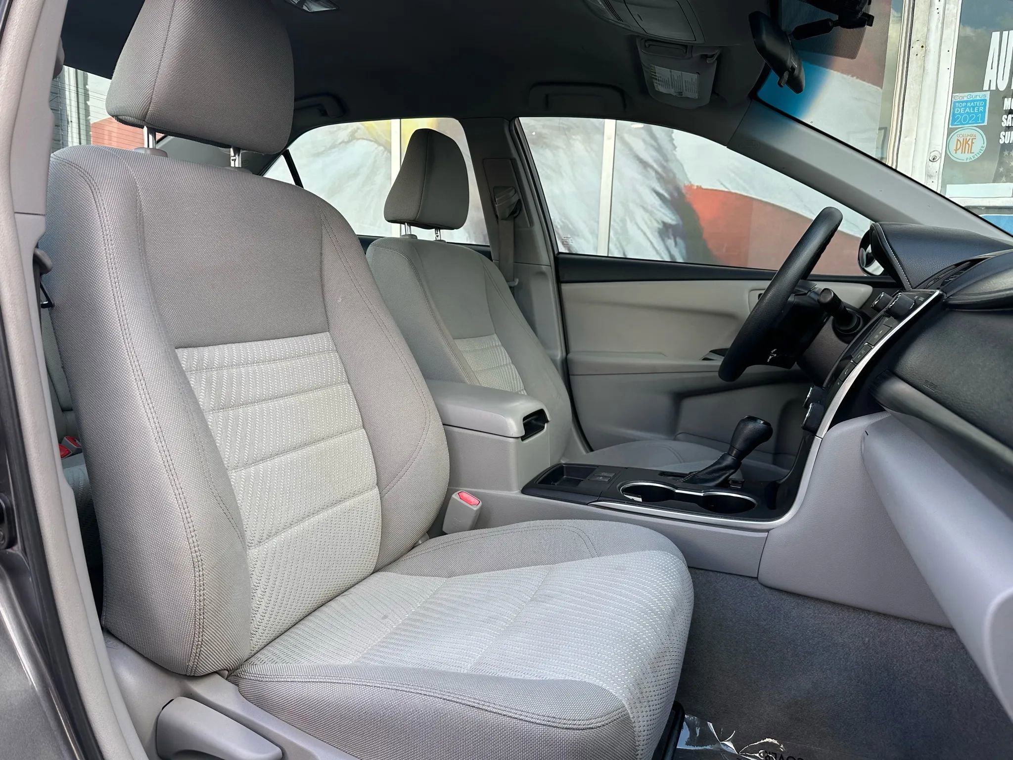 Used 2016 Toyota Camry LE FWD image 12