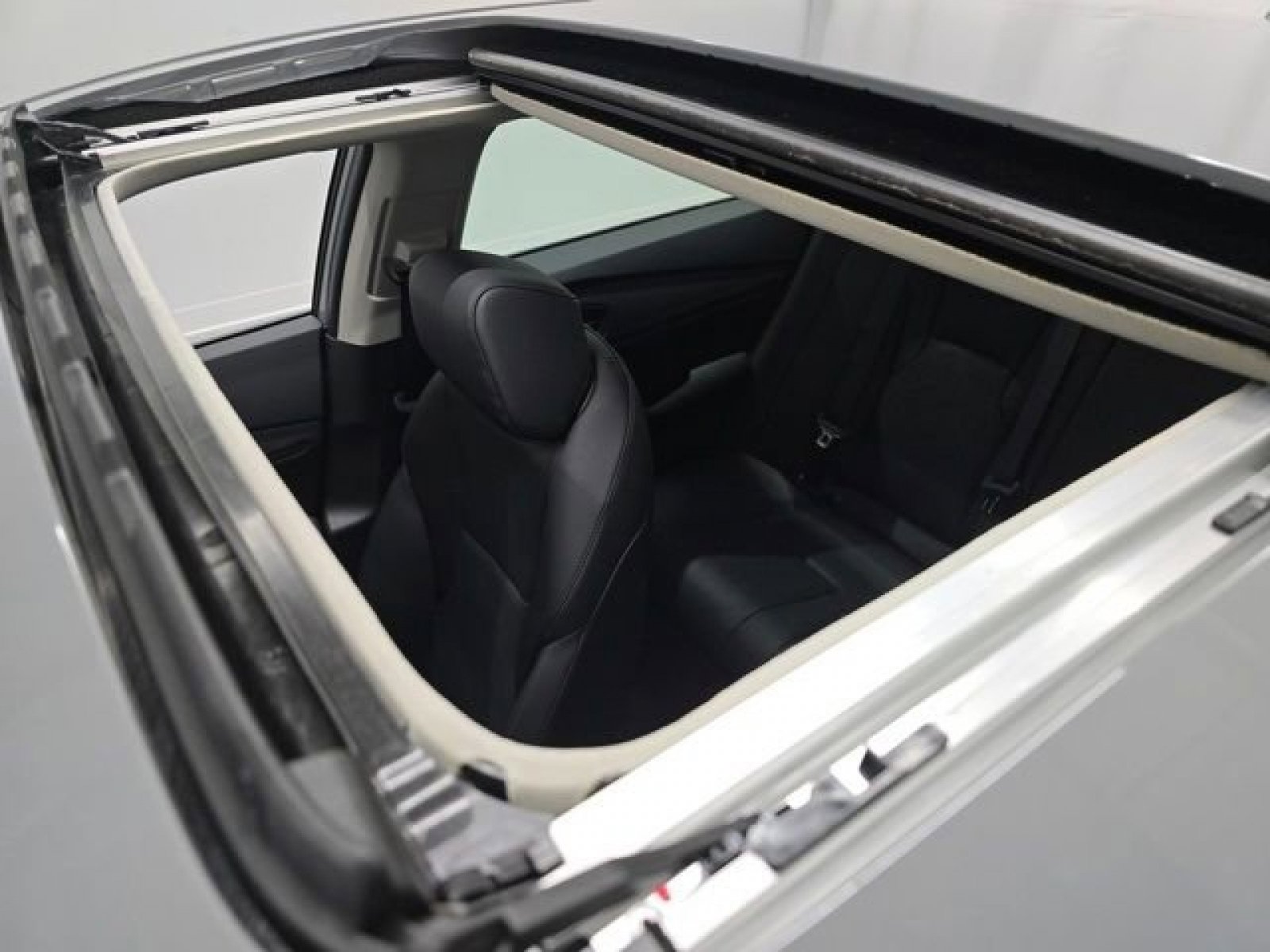 New 2025 Honda Accord Touring image 3