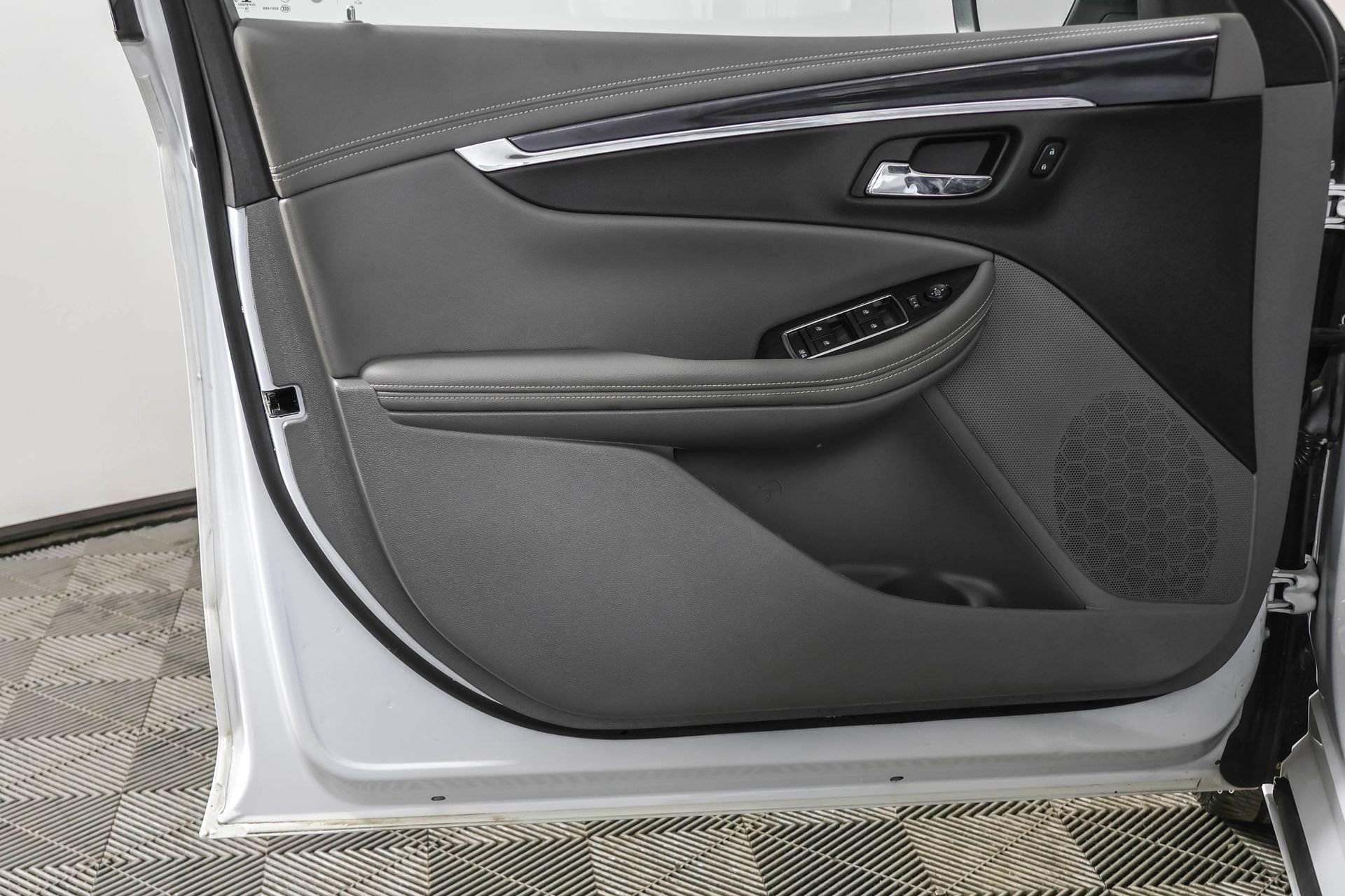 Used 2019 Chevrolet Impala LS image 32