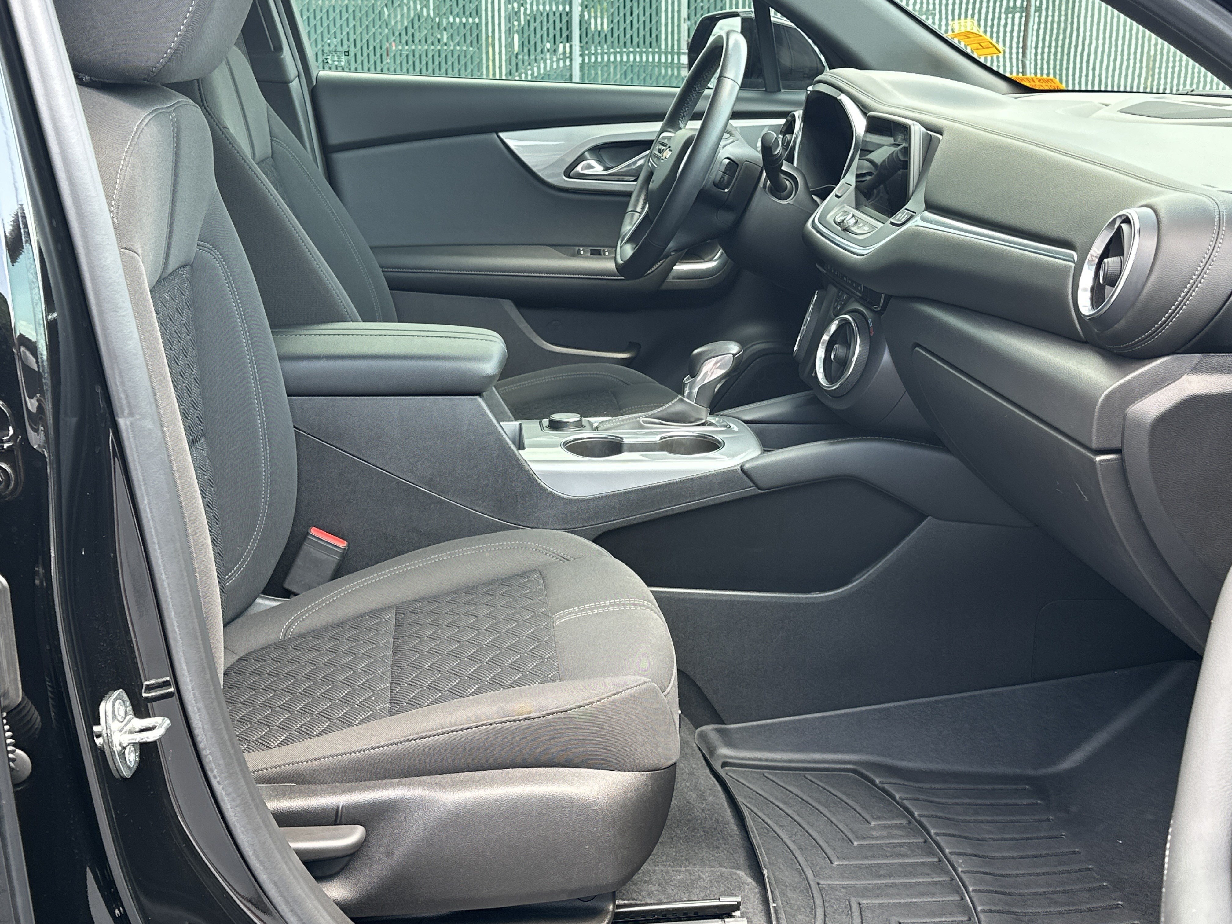 Used 2019 Chevrolet Blazer LT FWD image 12