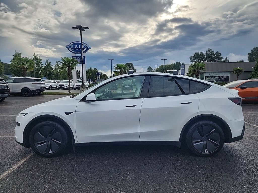 Used 2026 Tesla Model Y 2WD image 2