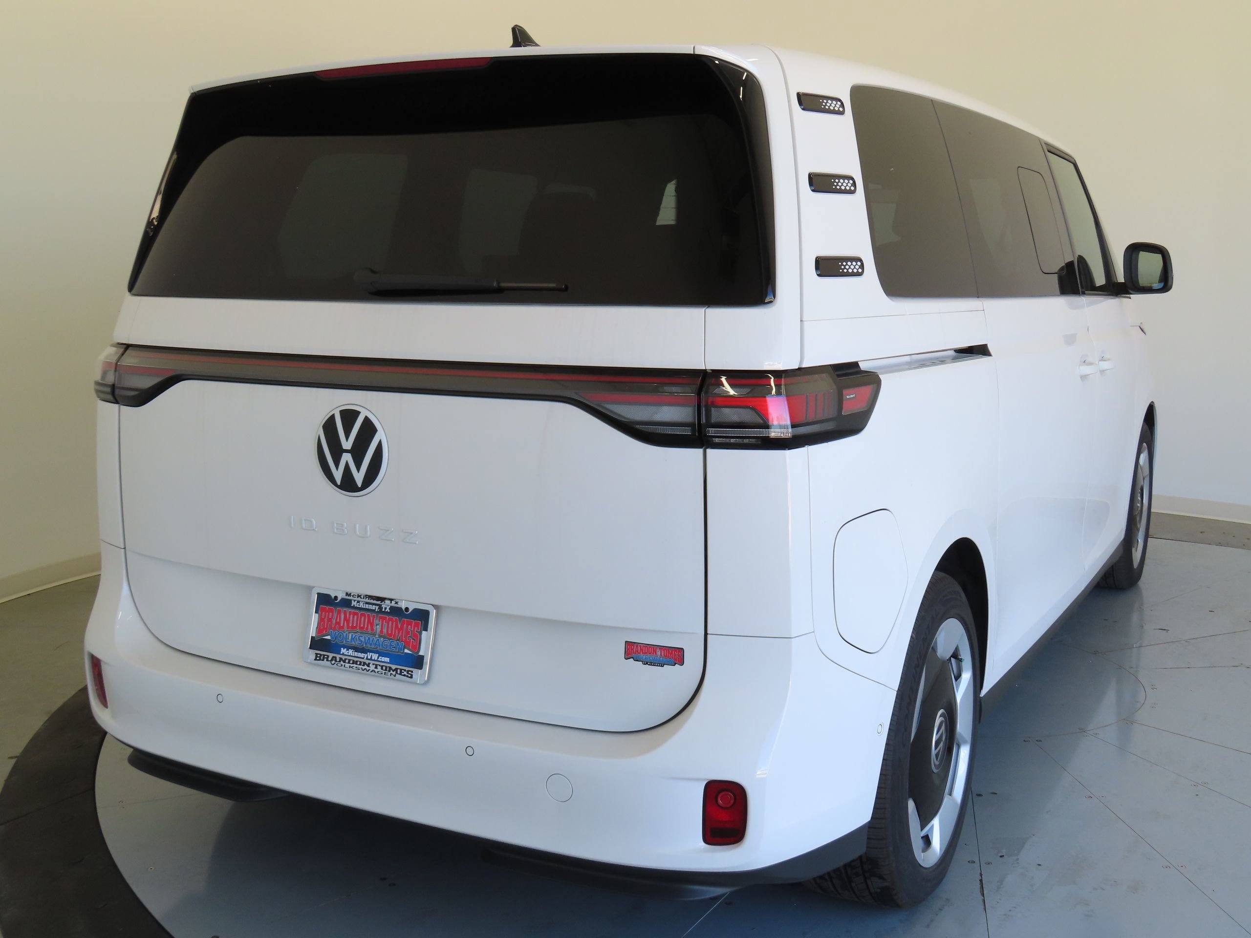 New 2025 Volkswagen ID. Buzz Pro S image 4