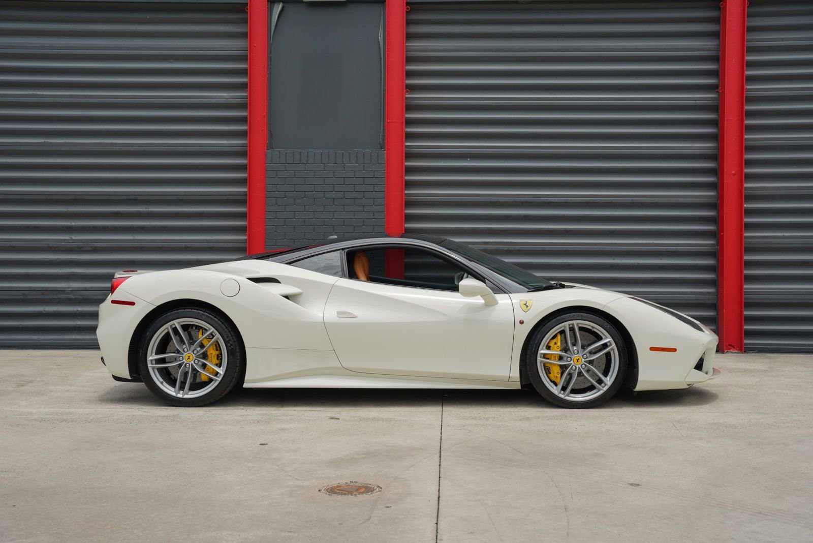 Used 2016 Ferrari 488 GTB RWD image 12
