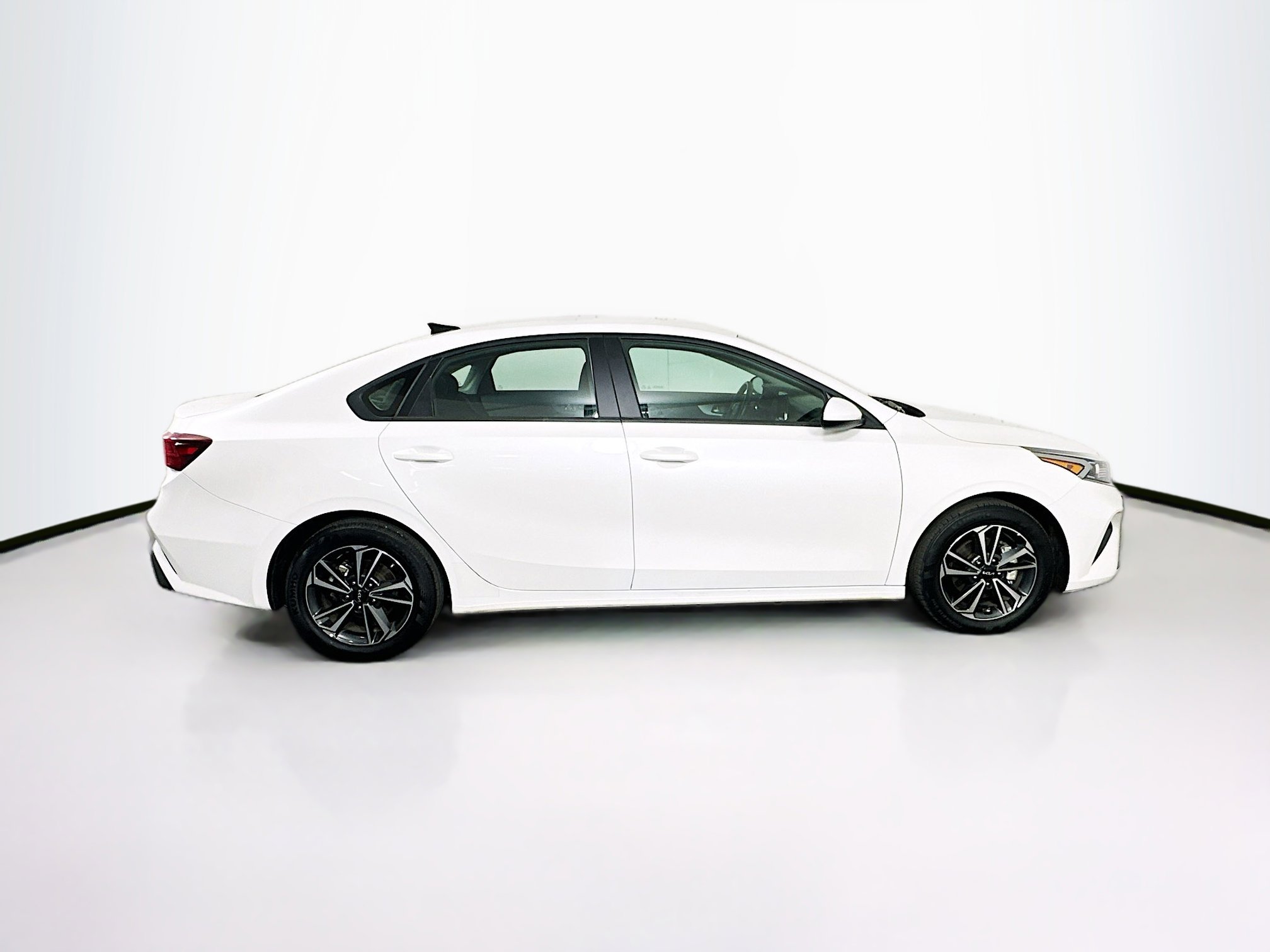 Used 2024 Kia Forte LXS image 10