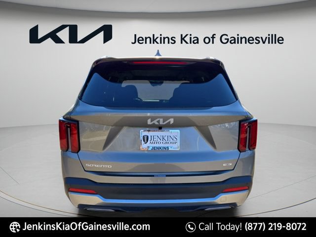 Used 2026 Kia Sorento EX w/ EX Premium Package FWD image 8