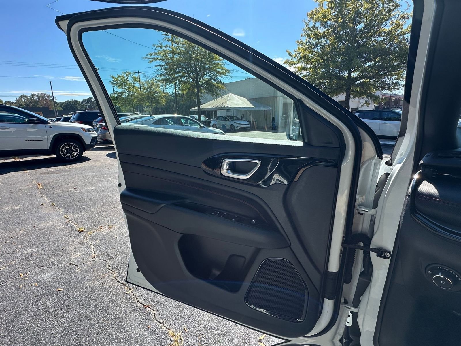 Used 2025 Jeep Compass Trailhawk w/ Trailer Tow Group image 20