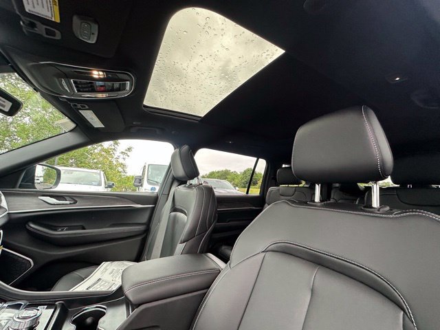 New 2026 Jeep Grand Cherokee L Limited AWD/4WD image 24