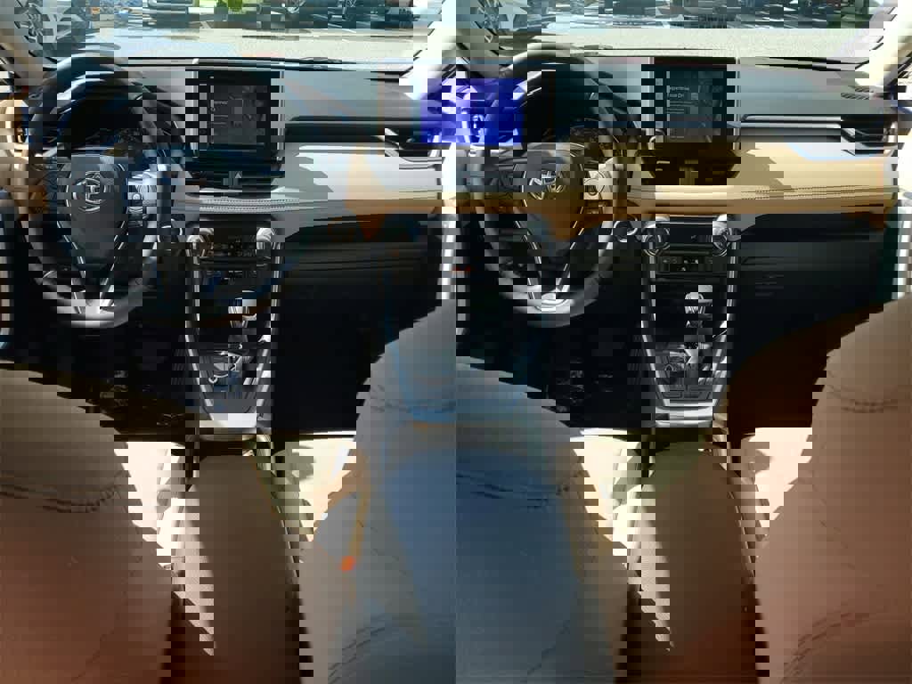 Used 2025 Toyota RAV4 XLE w/ Convenience Package image 13