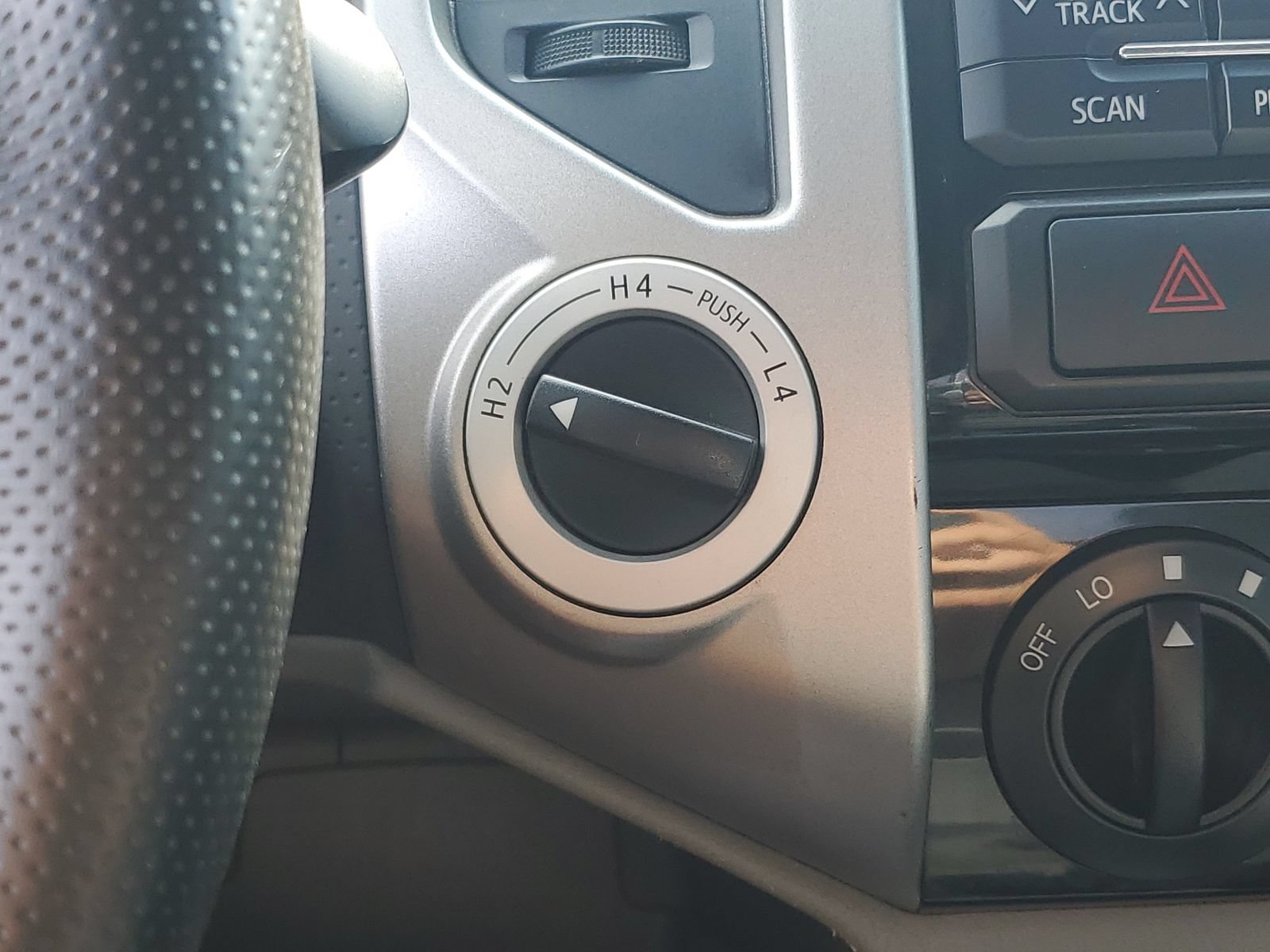Used 2012 Toyota Tacoma 4x4 Access Cab V6 w/ TRD Sport Pkg image 30