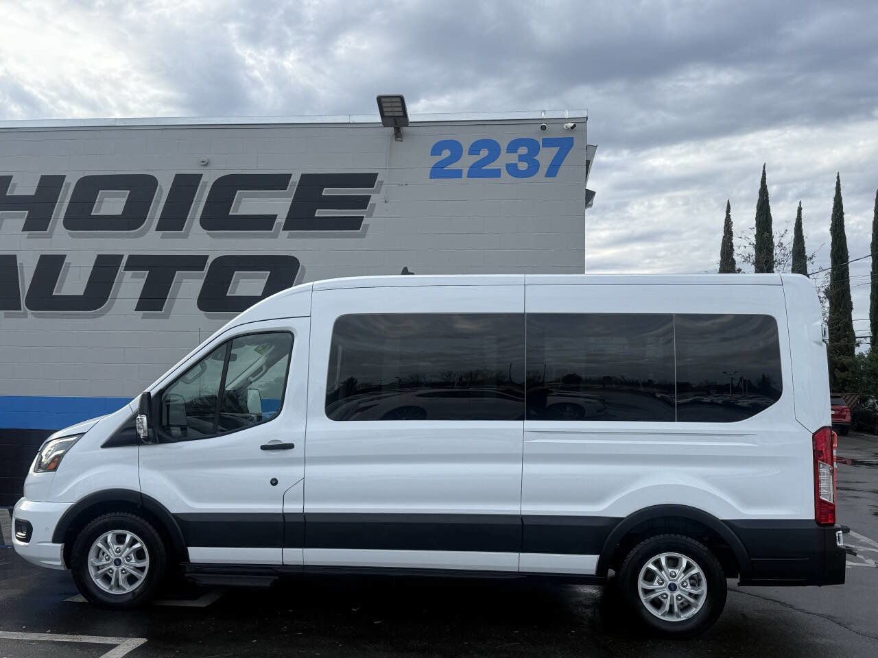 Used 2023 Ford Transit 350 XLT image 26