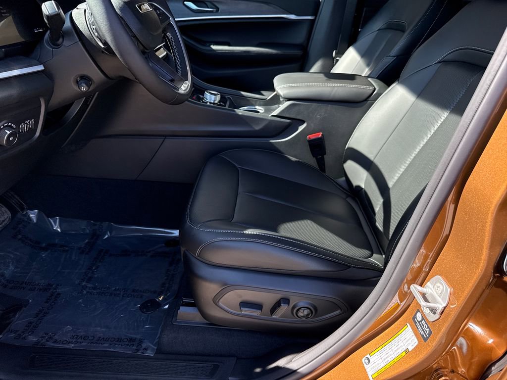 New 2026 Jeep Grand Cherokee L Limited w/ Luxury Tech Group II AWD/4WD image 9