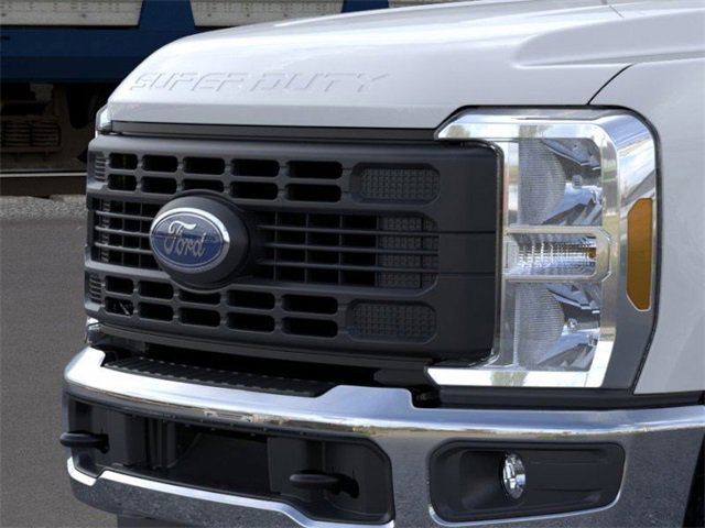New 2026 Ford F250 XL w/ XL Chrome Package image 17