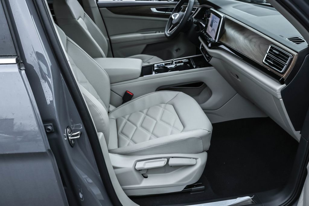 New 2026 Volkswagen Atlas SE image 41