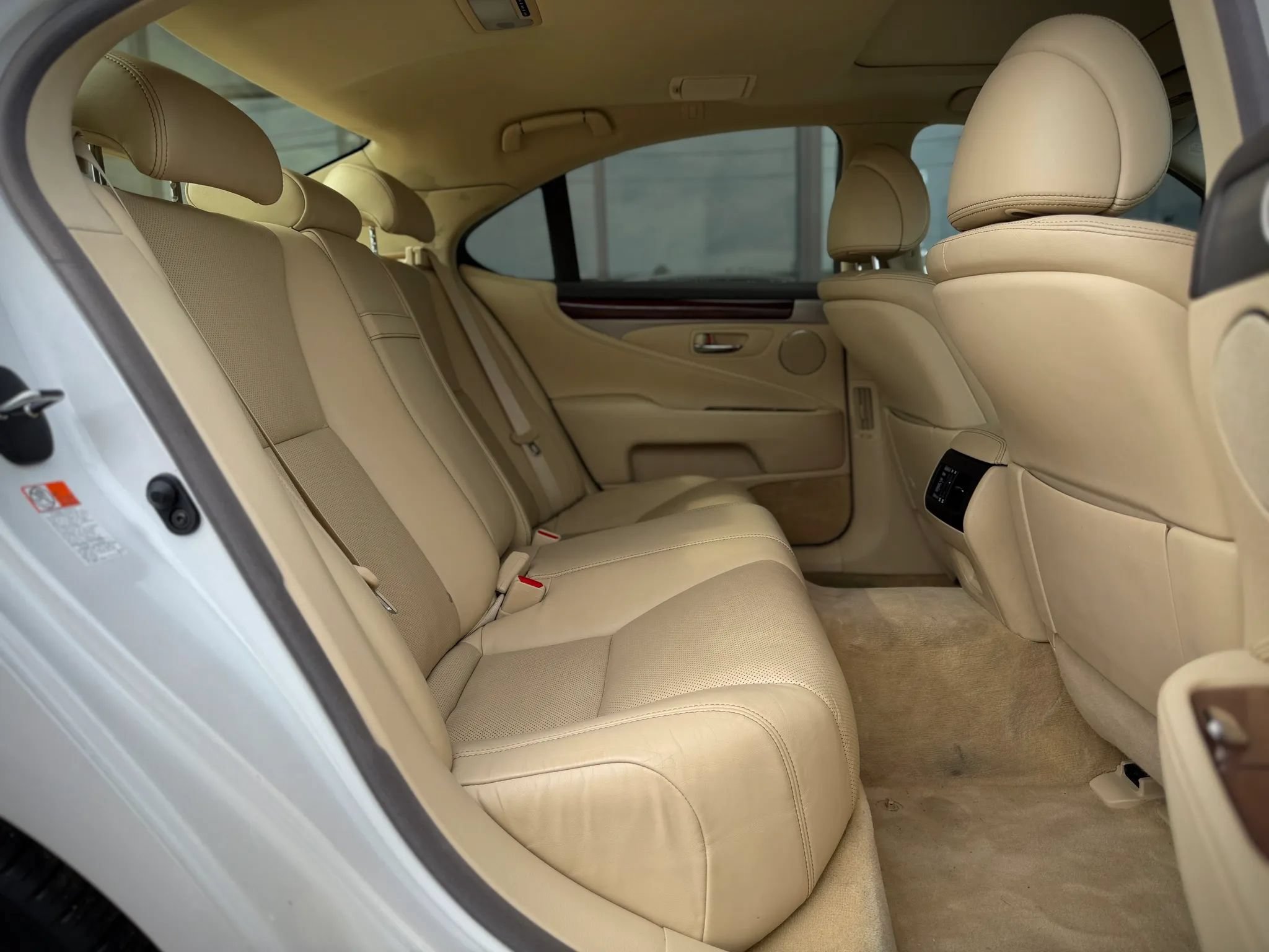Used 2017 Lexus LS 460 AWD w/ Comfort Package image 28