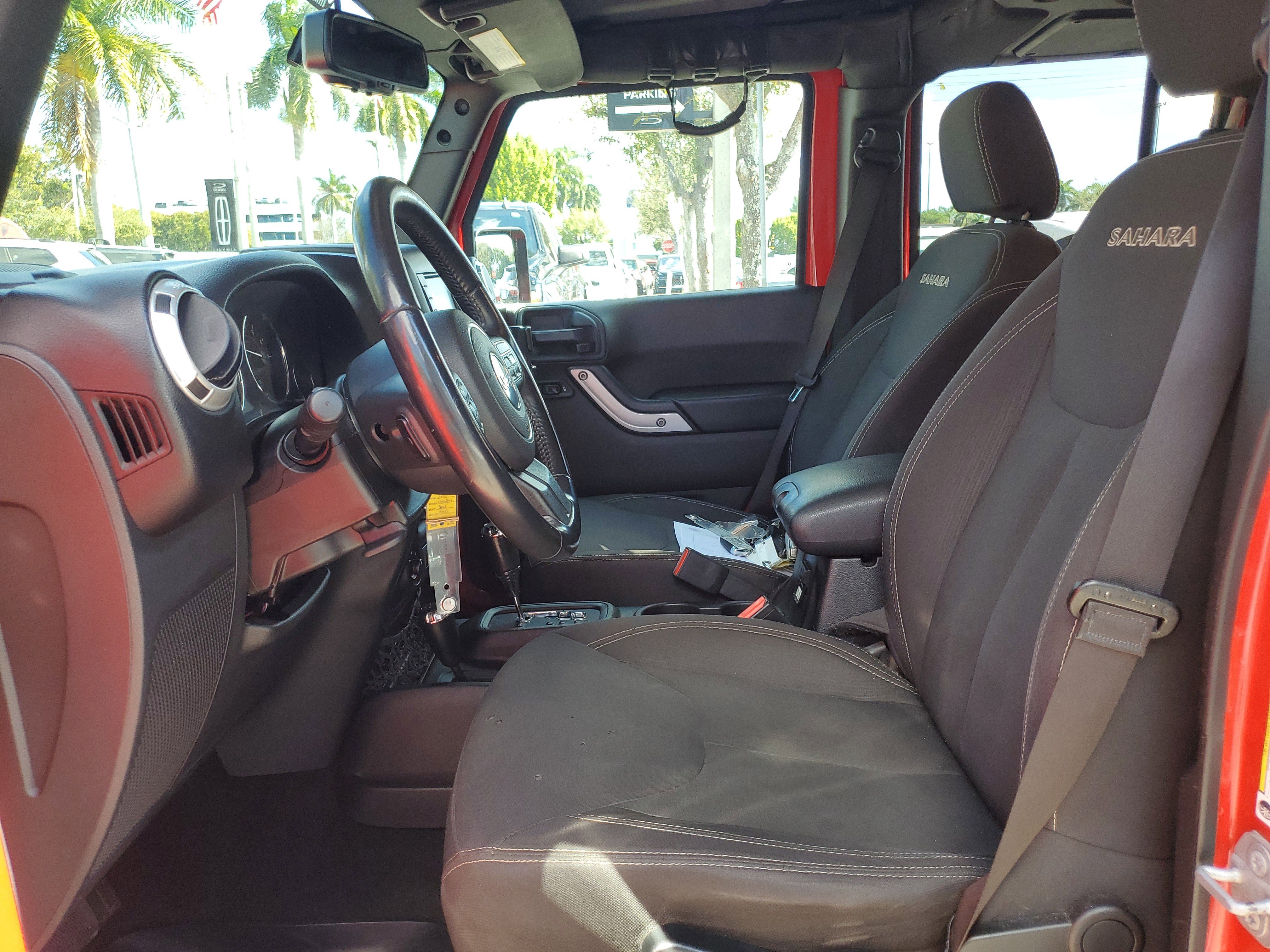 Used 2017 Jeep Wrangler Unlimited Sahara w/ Connectivity Group image 16