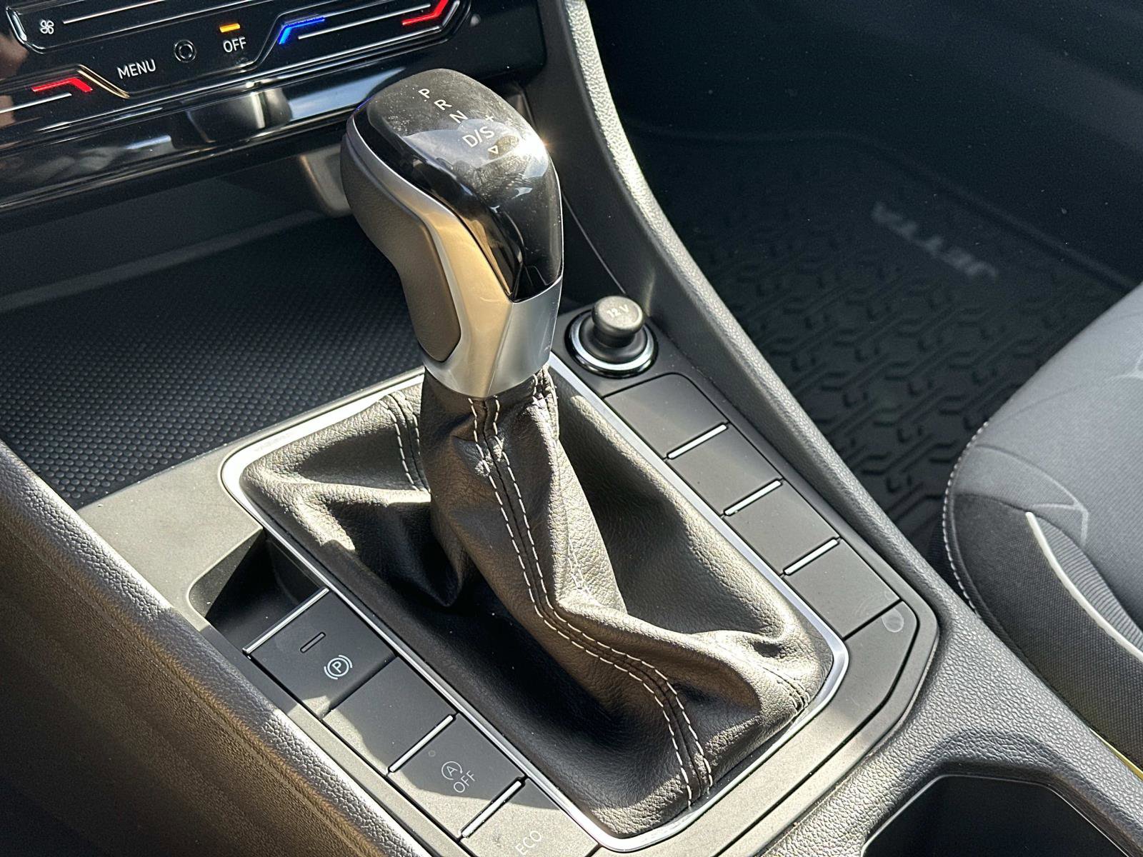 Used 2025 Volkswagen Jetta Sport image 30