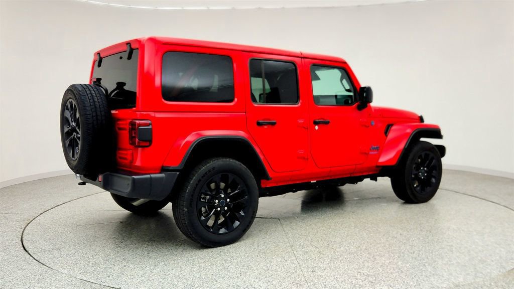 Used 2025 Jeep Wrangler Unlimited Sahara w/ Safety Group AWD/4WD image 5