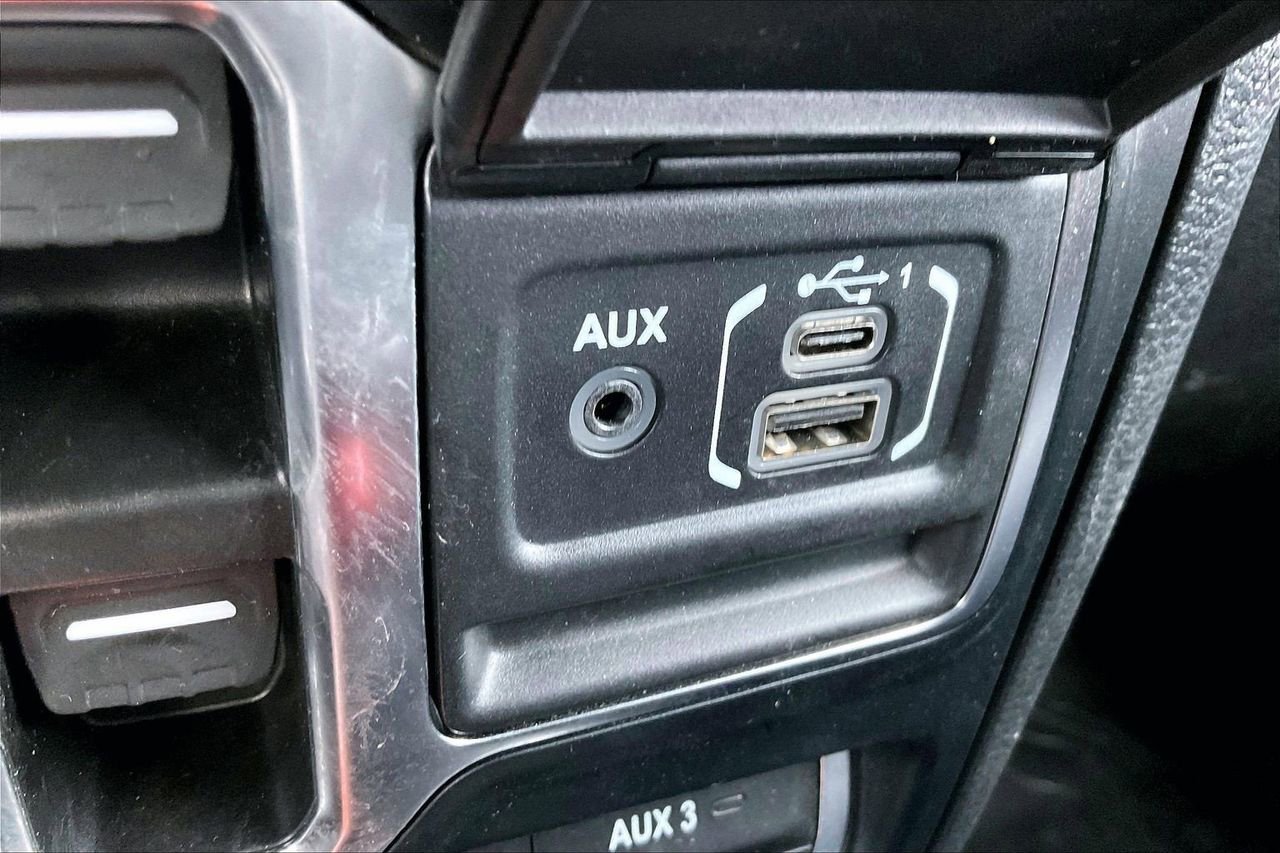 Used 2024 Jeep Wrangler High Altitude AWD/4WD image 18