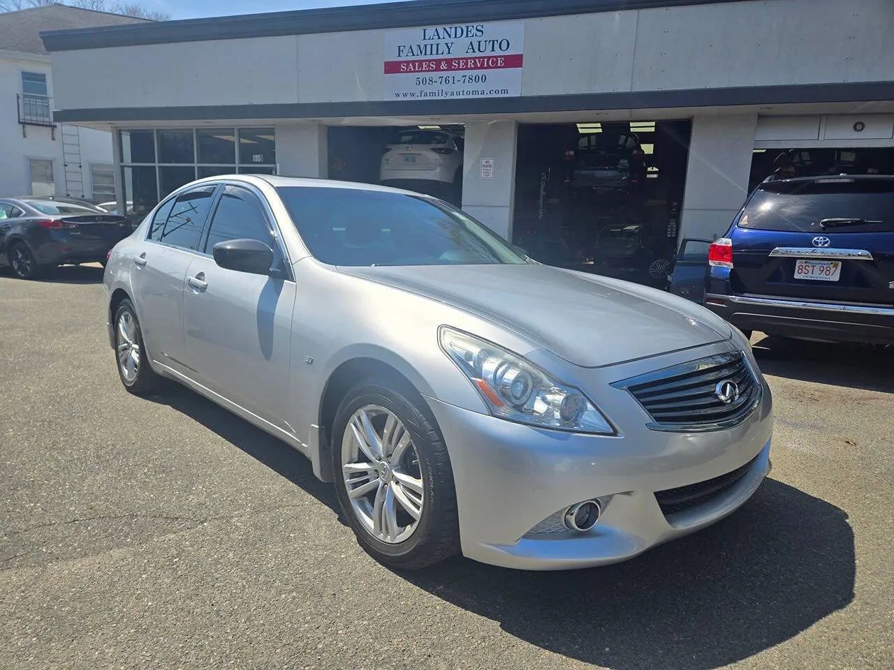 Used 2013 INFINITI G37 x Sedan w/ Premium Pkg AWD/4WD image 11