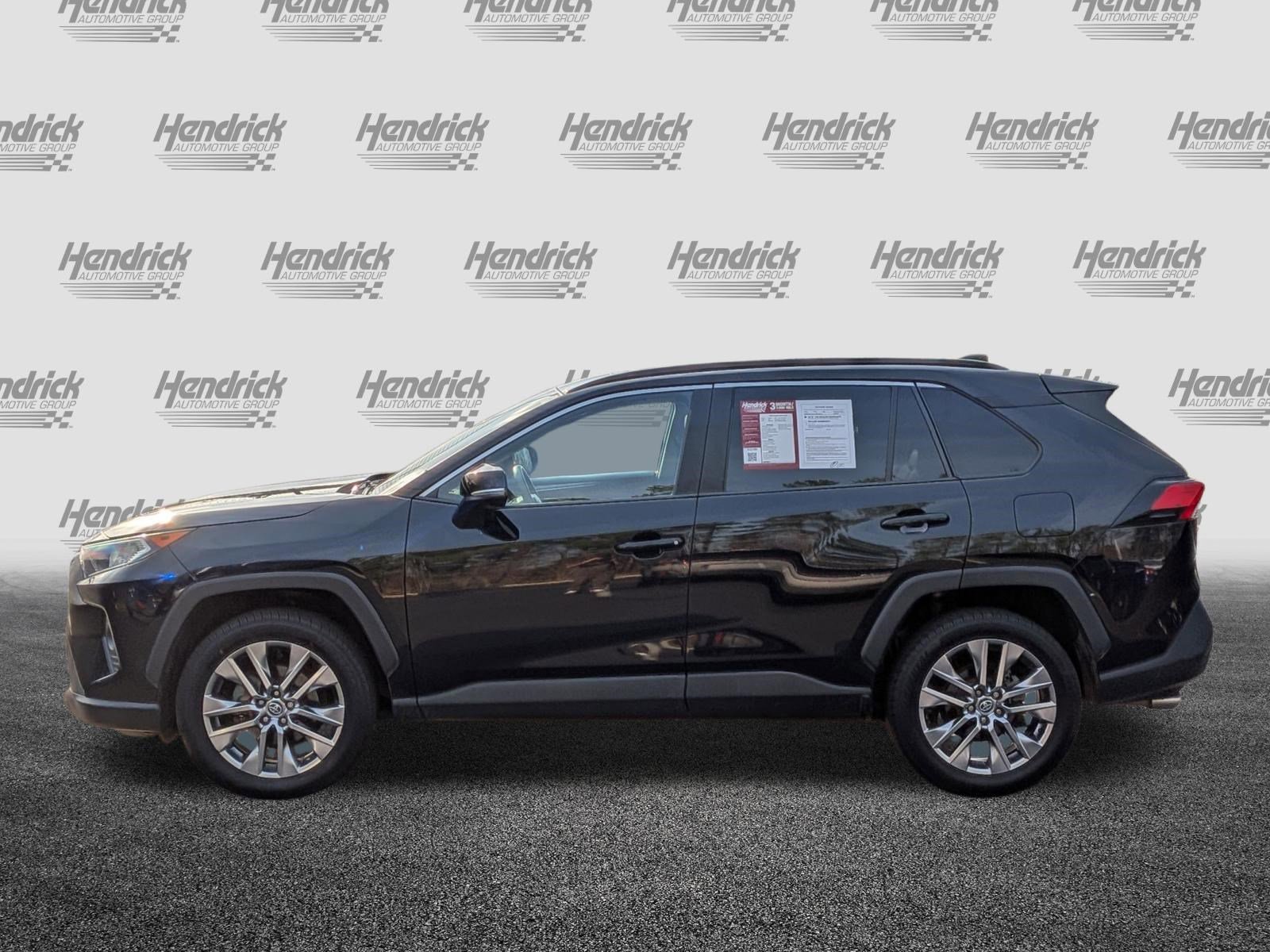 Used 2020 Toyota RAV4 XLE Premium image 7