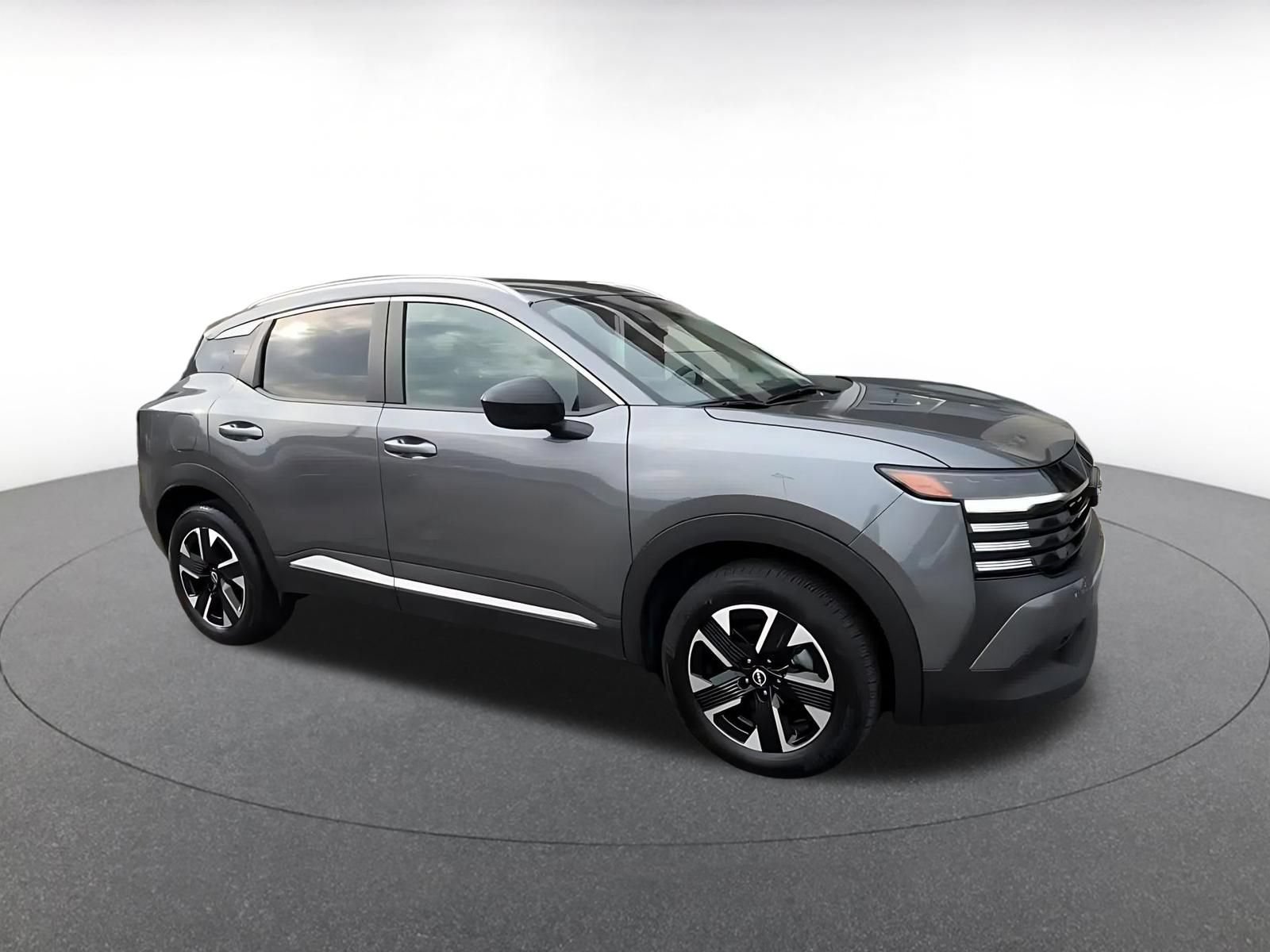 Used 2026 Nissan Kicks SV w/ Cold Weather Package AWD/4WD image 2