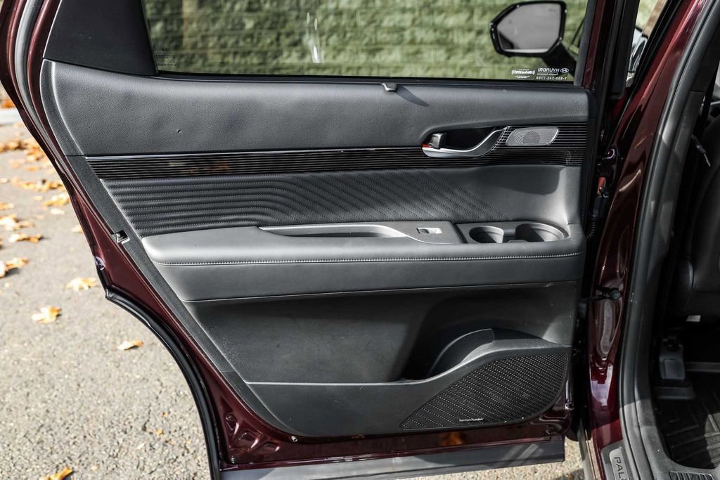 Used 2023 Hyundai Palisade Calligraphy image 18