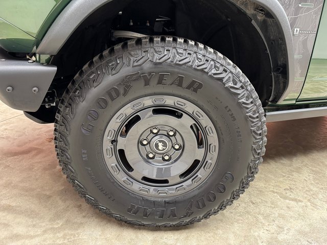 Used 2024 Ford Bronco Everglades image 28