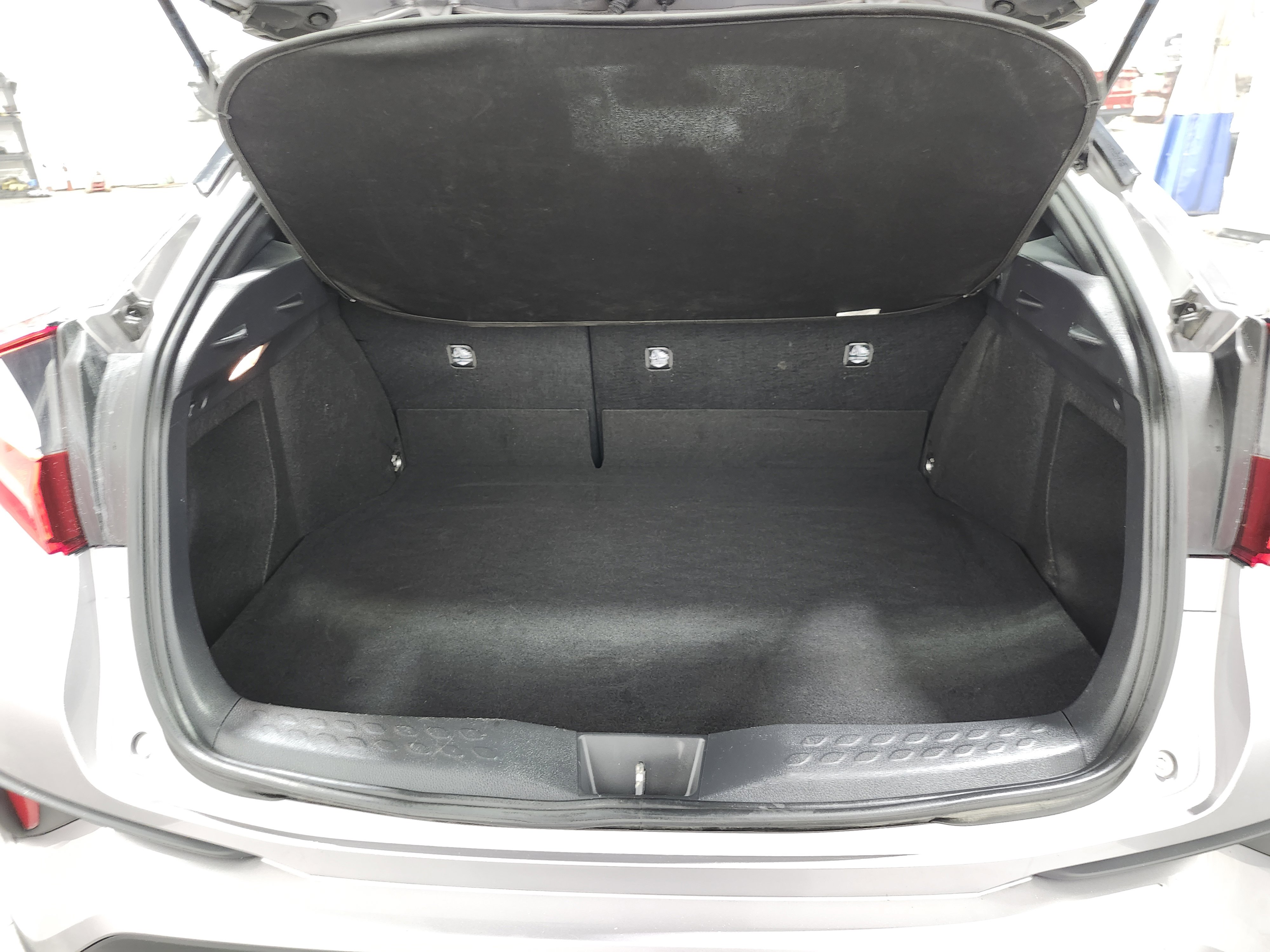 Used 2019 Toyota C-HR LE image 20