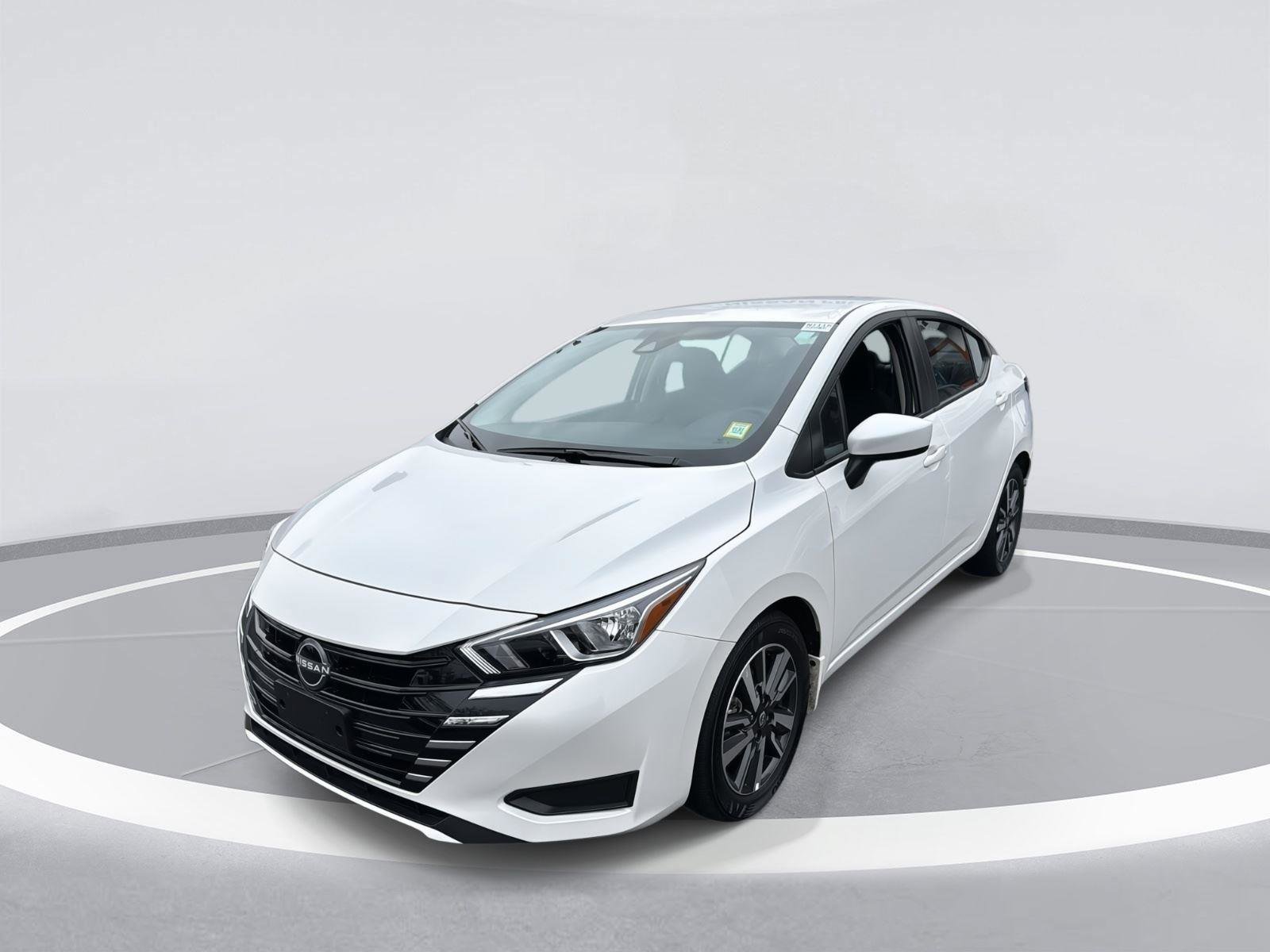 Used 2024 Nissan Versa SV w/ Trunk Package image 4