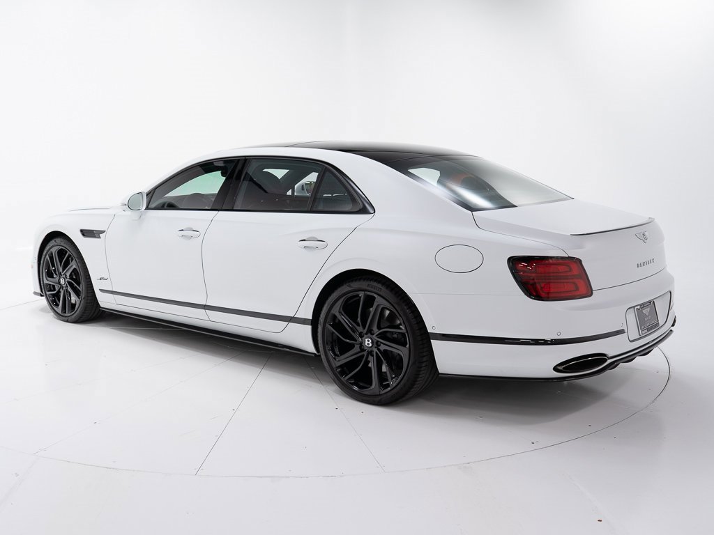 Used 2025 Bentley Flying Spur Plug-In Hybrid image 3