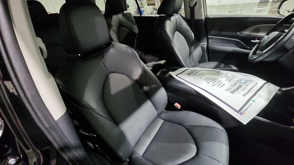 Used 2024 Toyota Grand Highlander XLE image 29