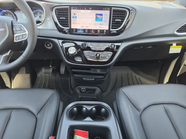 New 2026 Chrysler Voyager LX FWD image 18