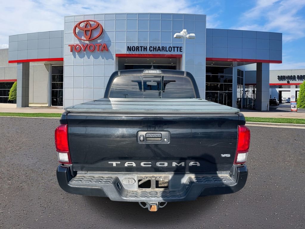 Used 2017 Toyota Tacoma TRD Sport image 9
