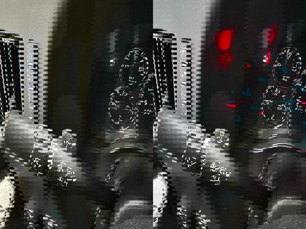 Used 2022 Chevrolet Express 3500 w/ Power Convenience Package image 23