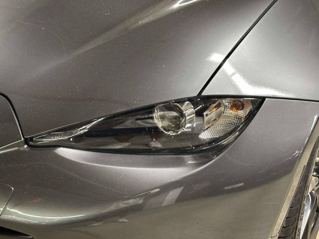 Used 2020 MAZDA MX-5 Miata RF Club RWD image 9