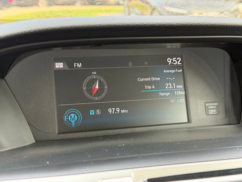 Used 2017 Honda Accord Touring image 10