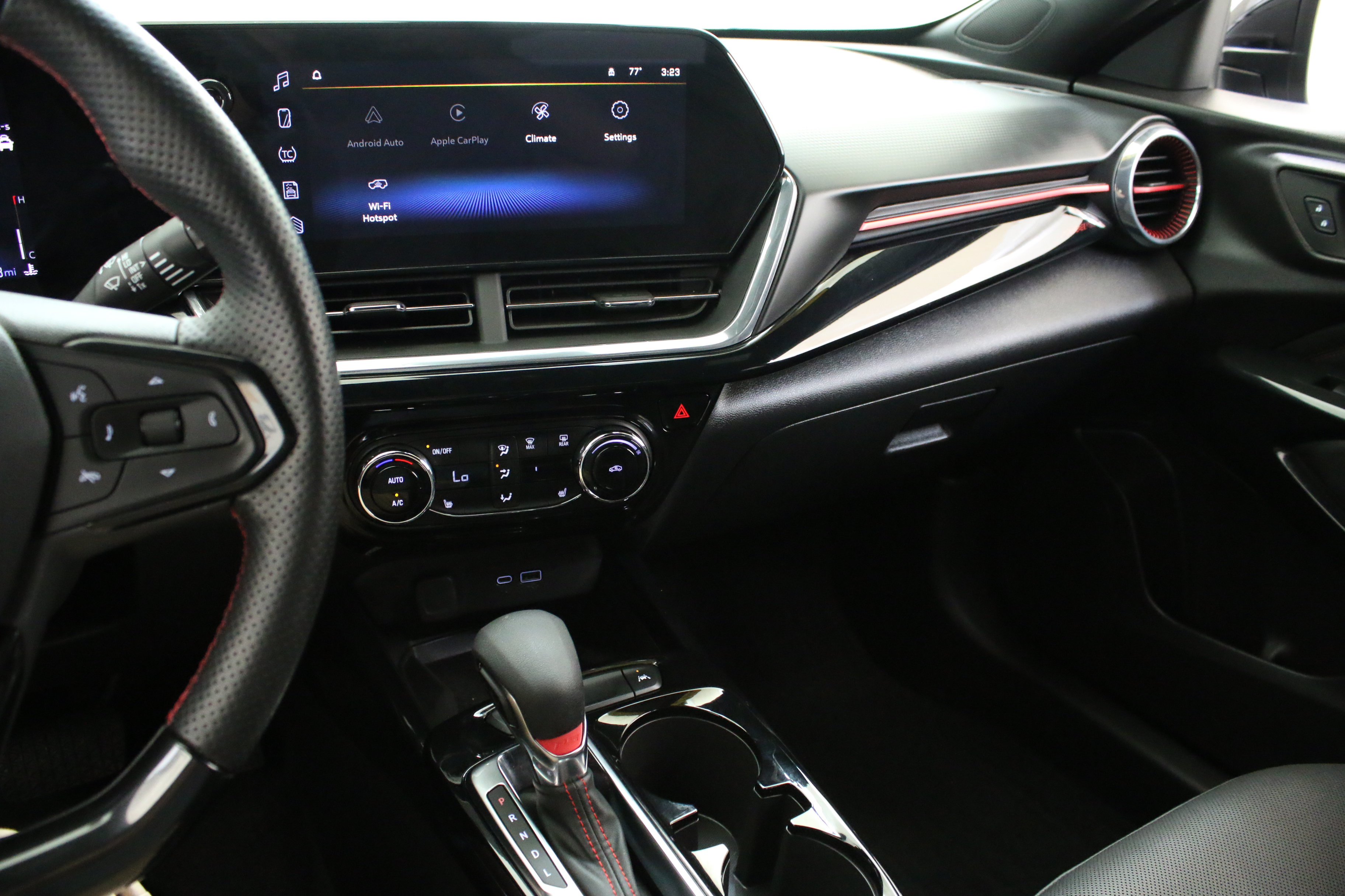 Used 2024 Chevrolet Trax RS w/ Sunroof Package FWD image 20