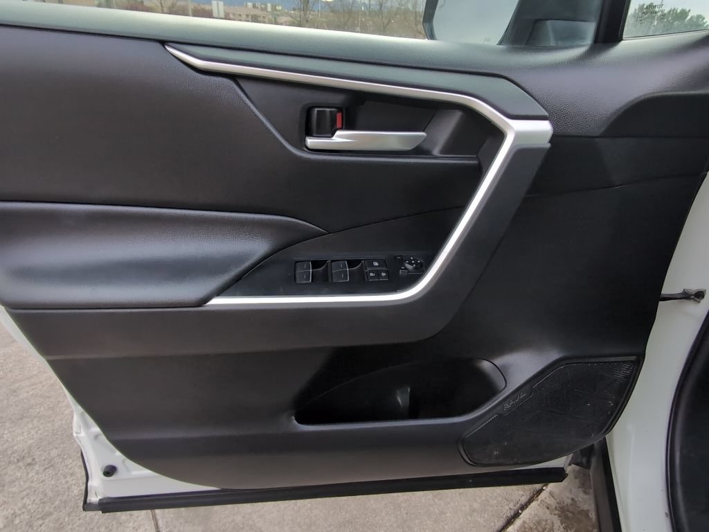 Used 2023 Toyota RAV4 XLE AWD/4WD image 14
