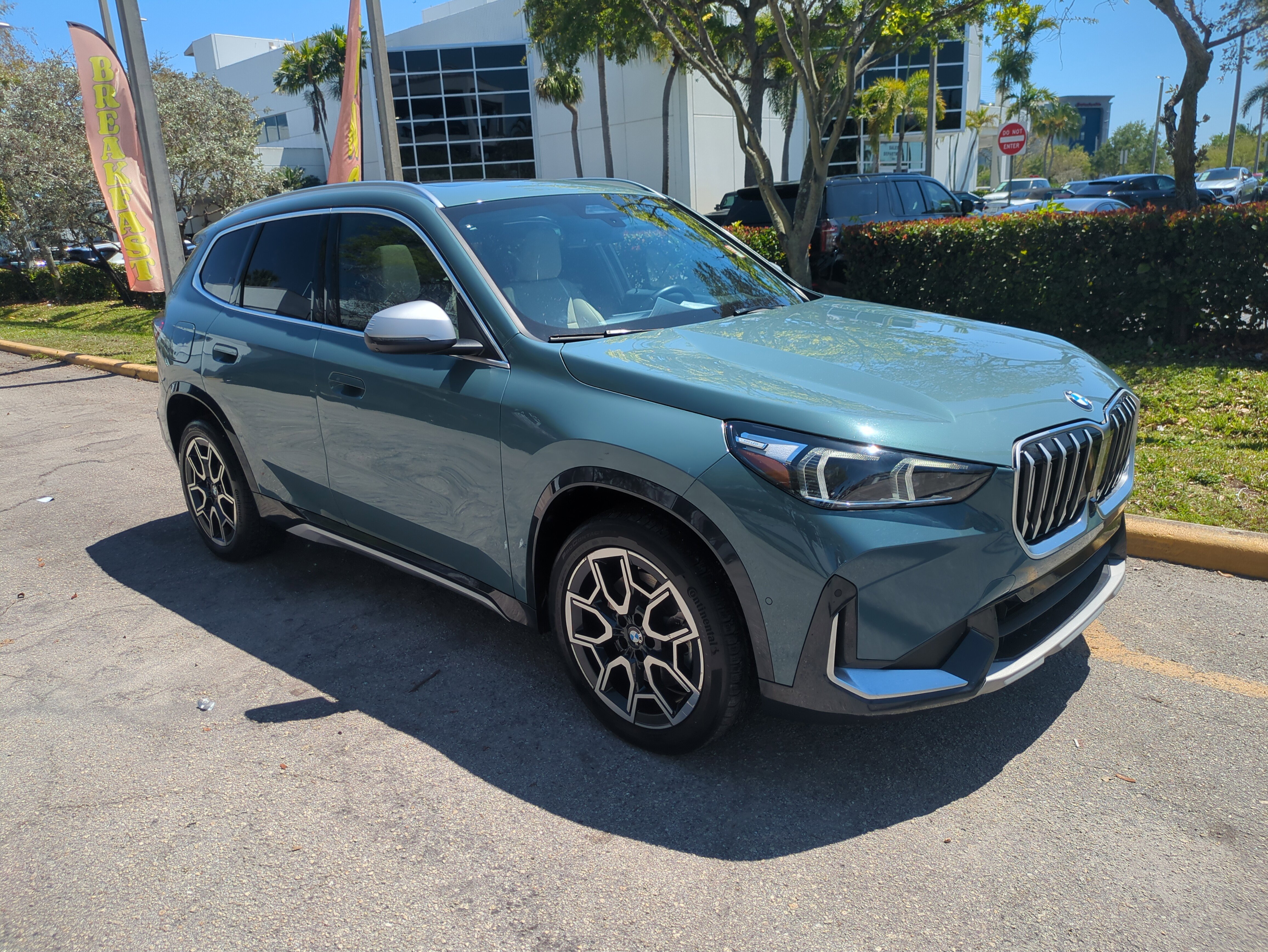 Used 2023 BMW X1 xDrive28i w/ Premium Package image 2