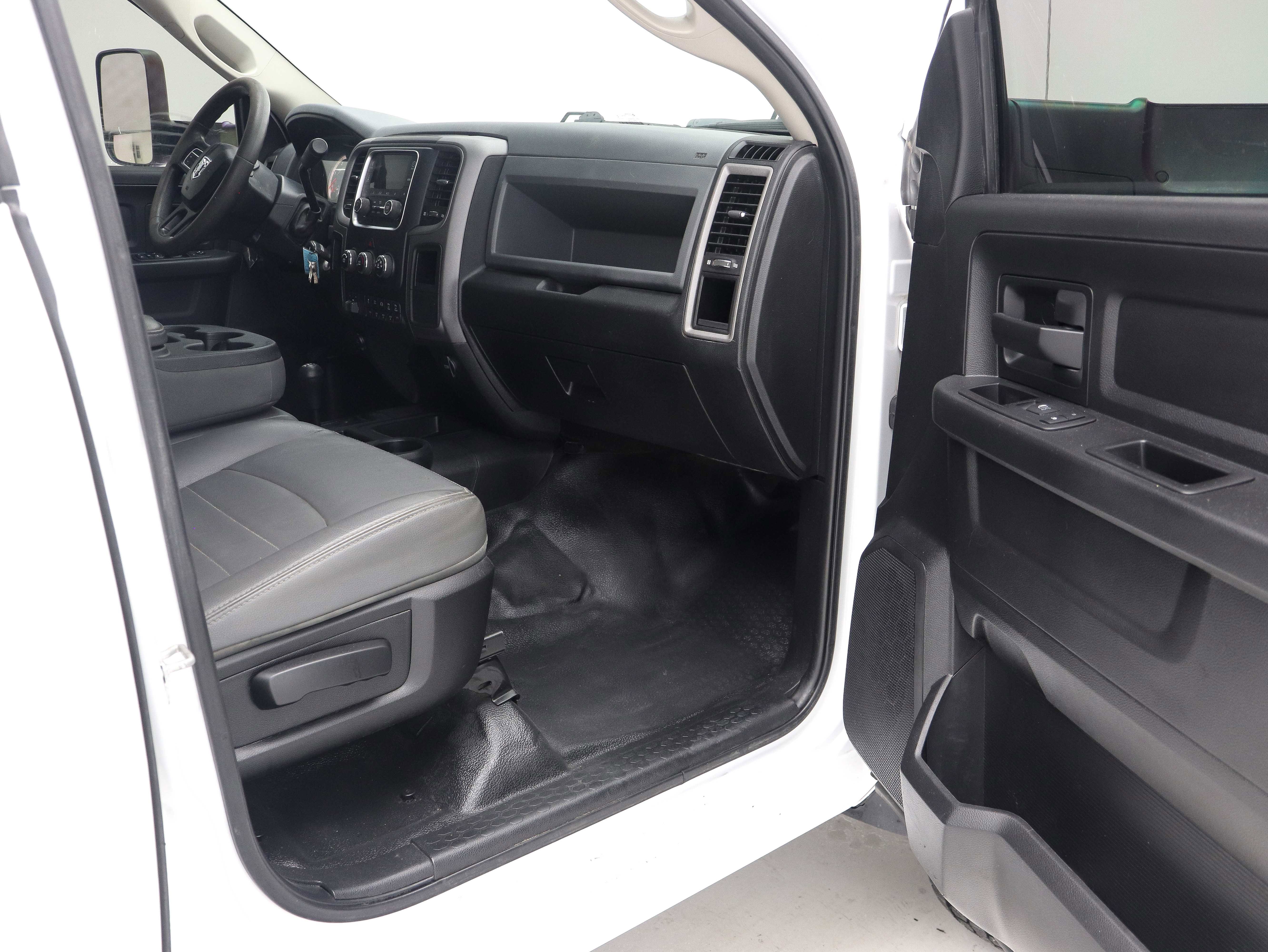 Used 2018 RAM 5500 Tradesman w/ Max Tow Package AWD/4WD image 22