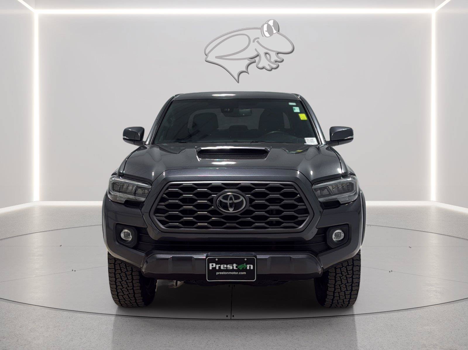 Used 2021 Toyota Tacoma TRD Sport w/ Technology Package AWD/4WD image 8