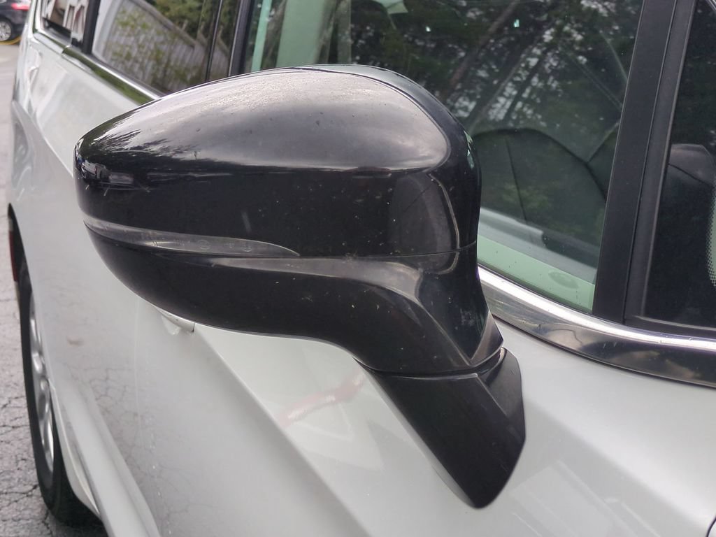 Used 2024 Chrysler Pacifica Touring-L FWD image 14