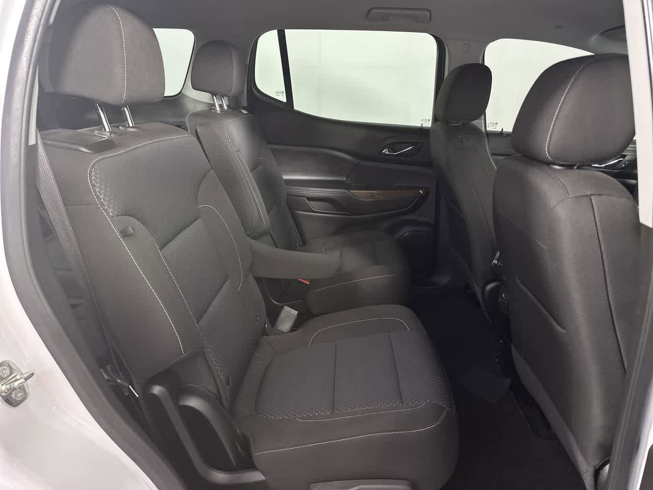 Used 2023 GMC Acadia SLE w/ Driver Convenience Package FWD image 7